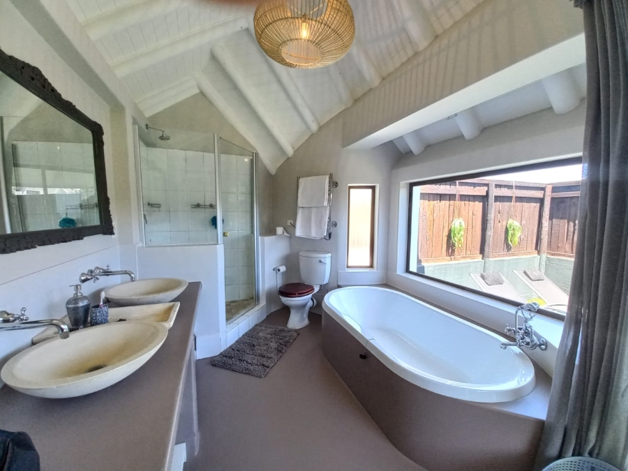 To Let 4 Bedroom Property for Rent in St Francis Bay Village Eastern Cape